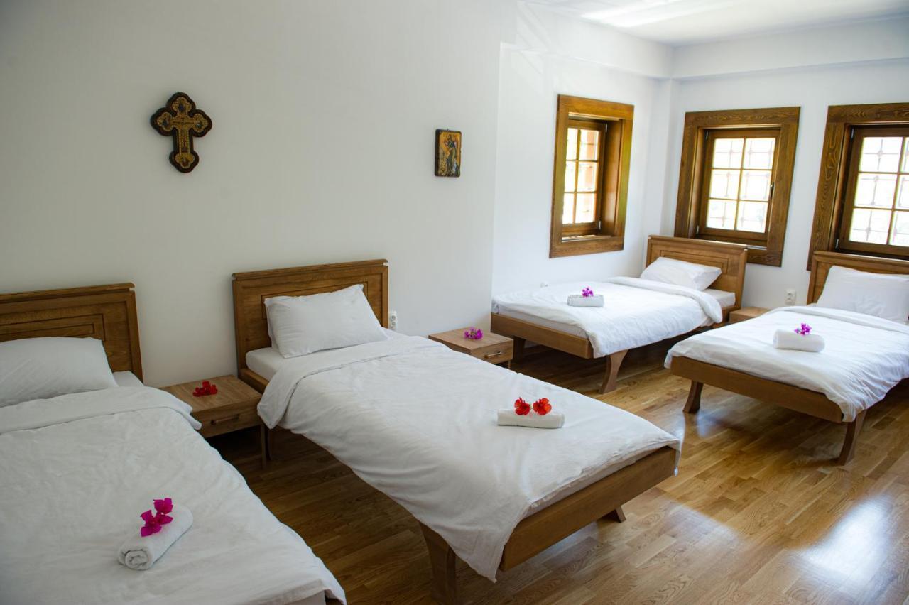 Guest Mansion, Гостински Палат Rostusa Zewnętrze zdjęcie