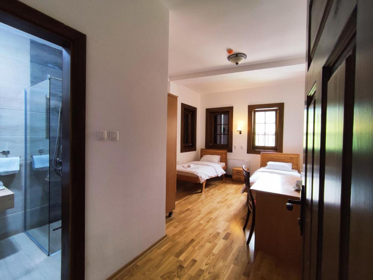 Guest Mansion, Гостински Палат Rostusa Zewnętrze zdjęcie