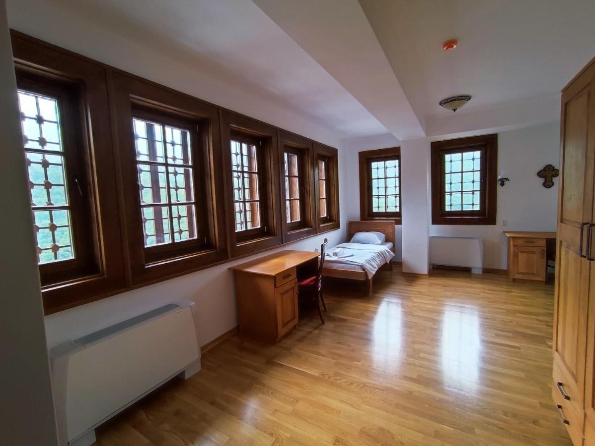 Guest Mansion, Гостински Палат Rostusa Zewnętrze zdjęcie
