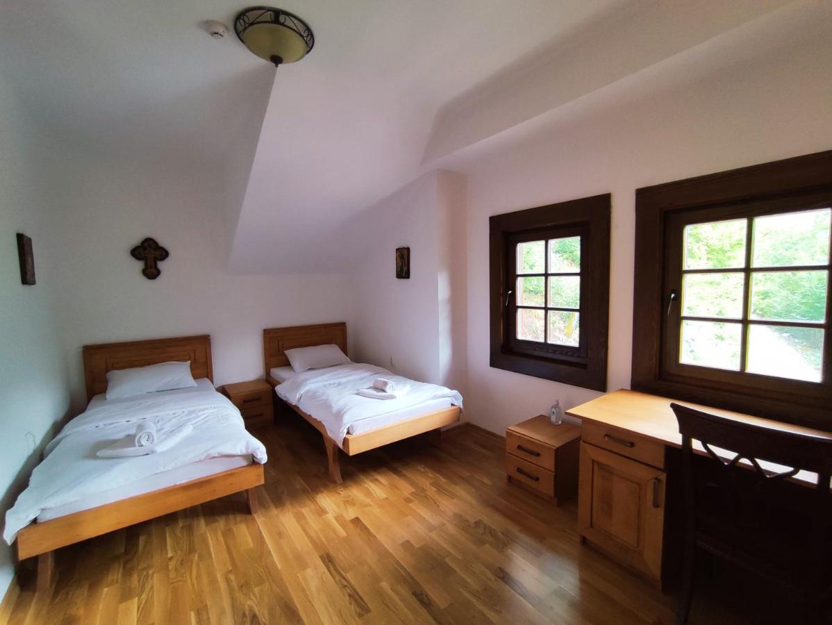 Guest Mansion, Гостински Палат Rostusa Zewnętrze zdjęcie