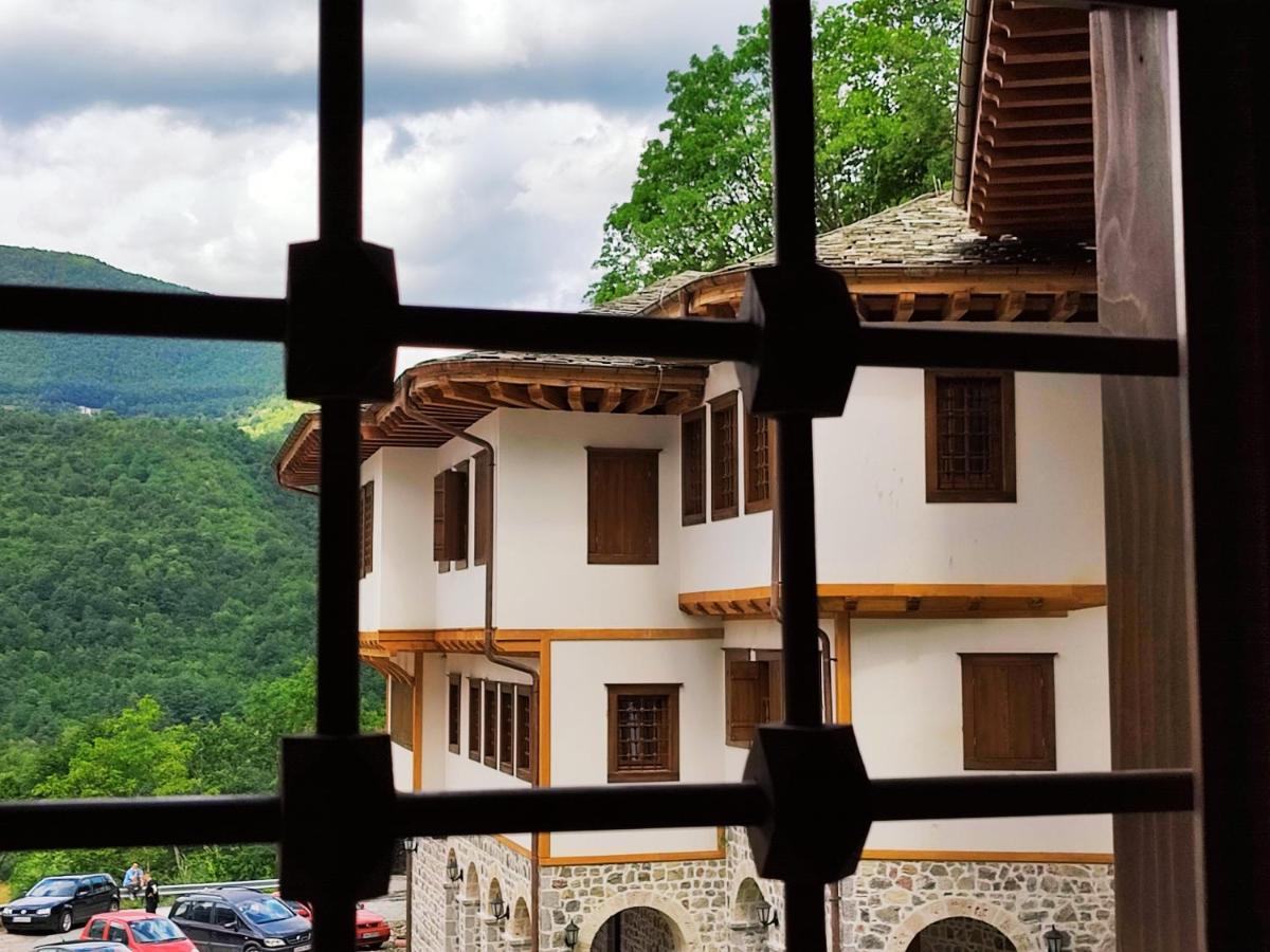 Guest Mansion, Гостински Палат Rostusa Zewnętrze zdjęcie