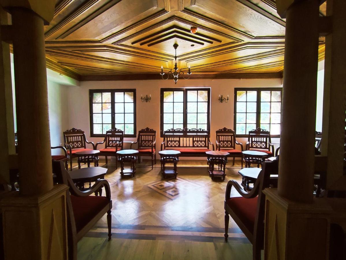 Guest Mansion, Гостински Палат Rostusa Zewnętrze zdjęcie
