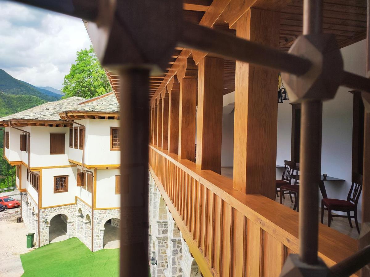 Guest Mansion, Гостински Палат Rostusa Zewnętrze zdjęcie