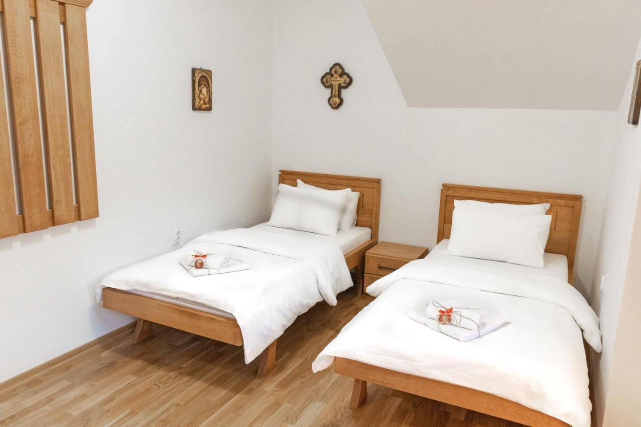 Guest Mansion, Гостински Палат Rostusa Zewnętrze zdjęcie