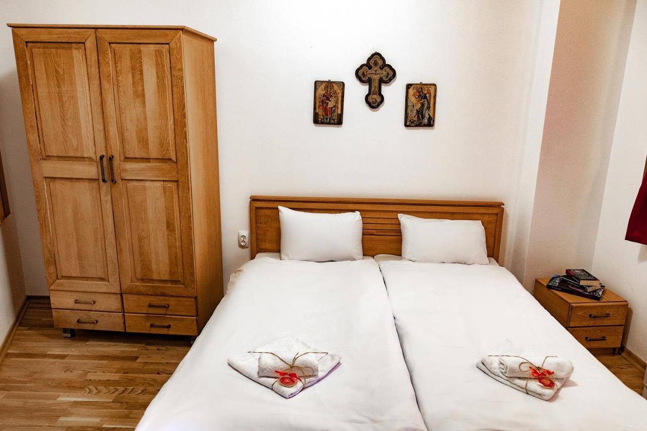 Guest Mansion, Гостински Палат Rostusa Zewnętrze zdjęcie