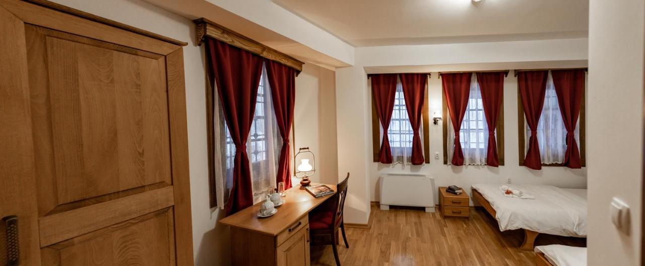 Guest Mansion, Гостински Палат Rostusa Zewnętrze zdjęcie
