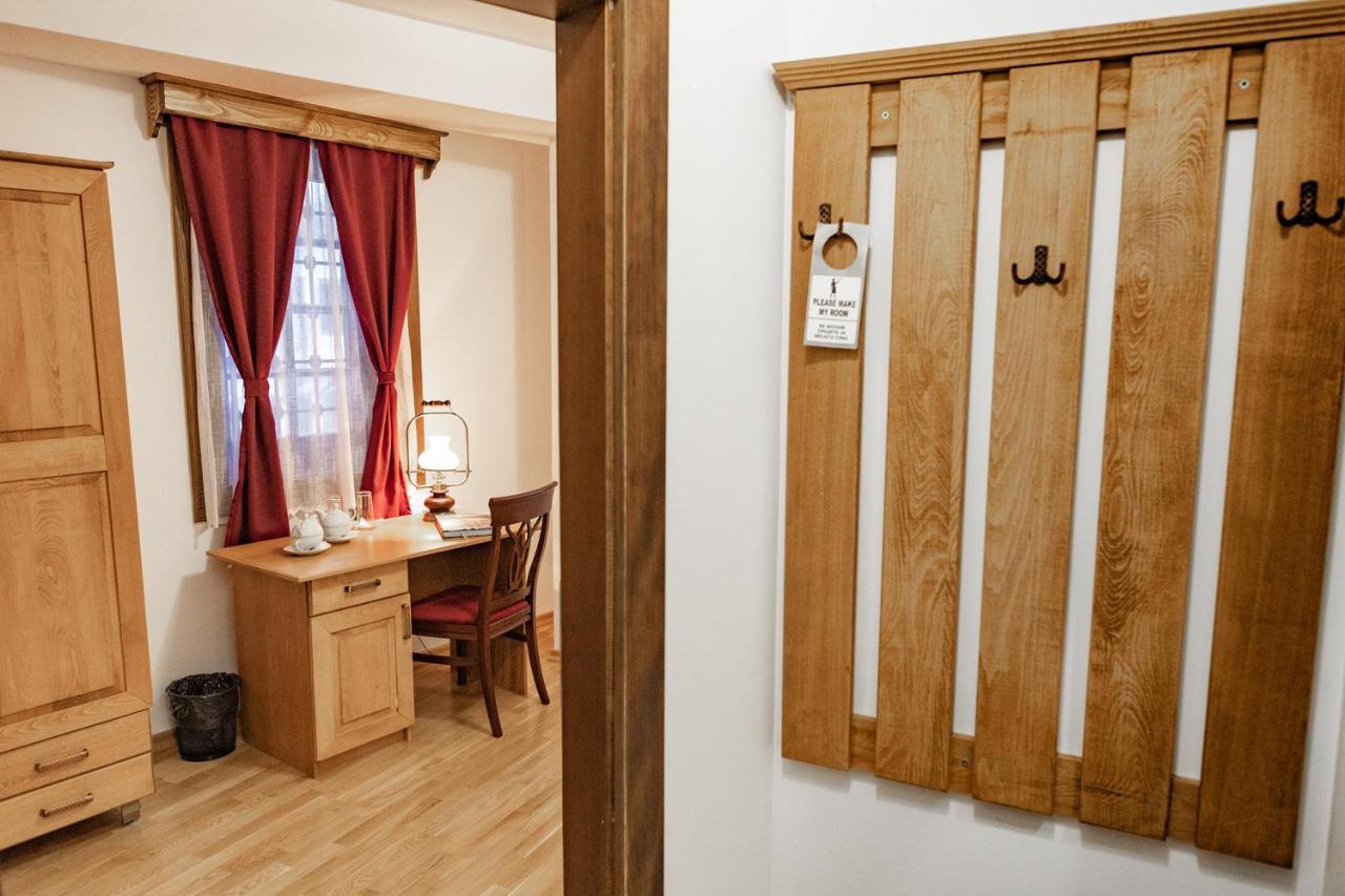 Guest Mansion, Гостински Палат Rostusa Zewnętrze zdjęcie
