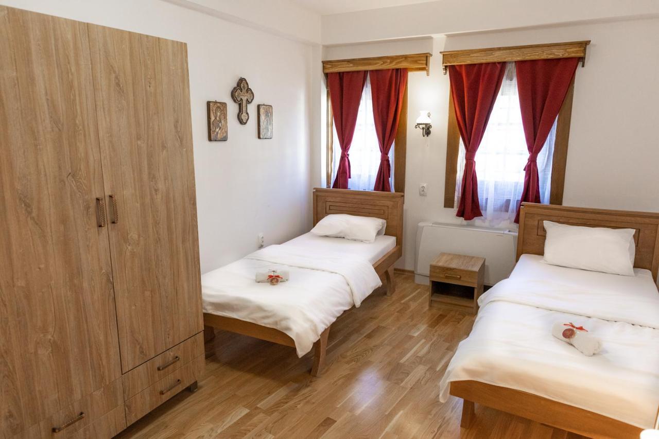 Guest Mansion, Гостински Палат Rostusa Zewnętrze zdjęcie